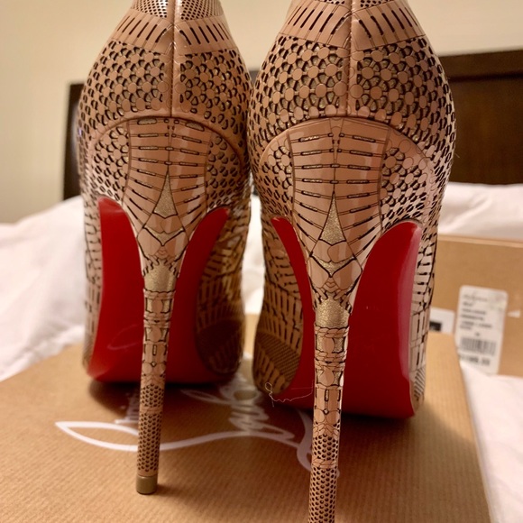 Christian Louboutin size 6 NEW w/box & dust bag - Picture 6 of 7